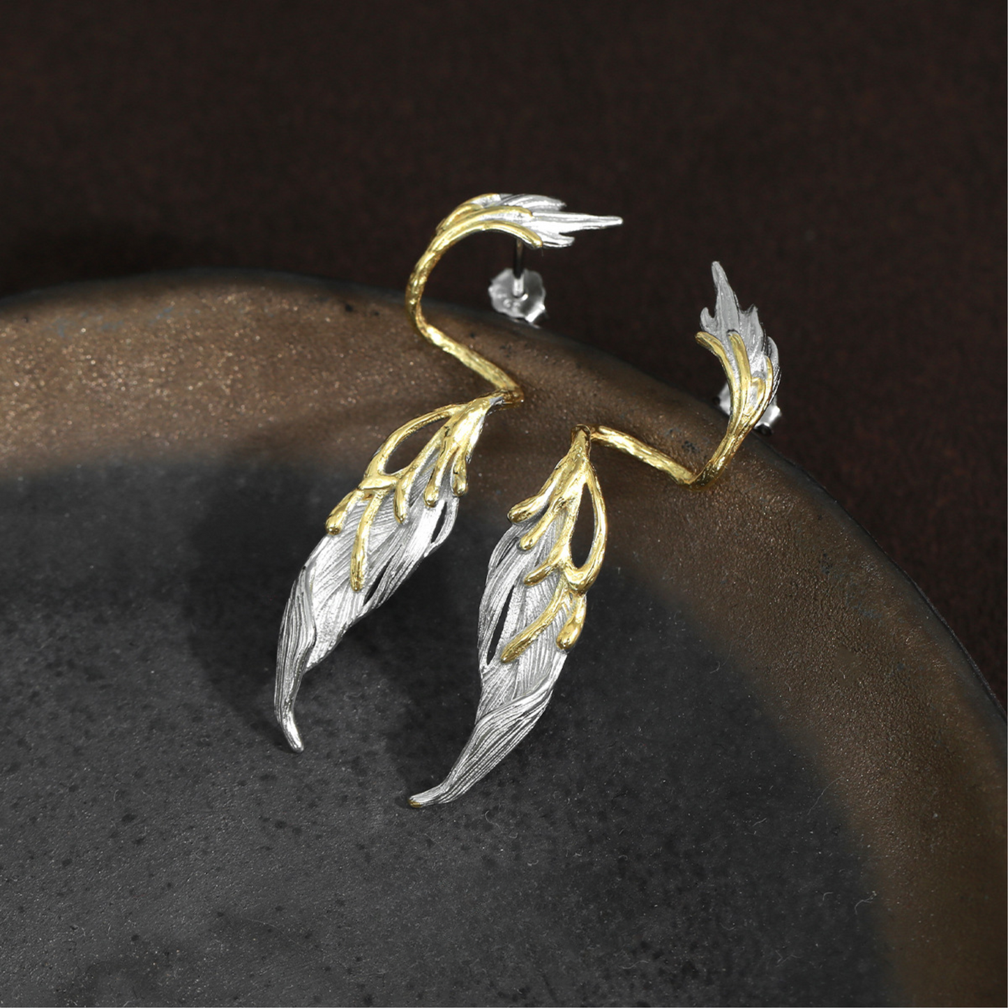 Winged Drop Earrings——White gold
